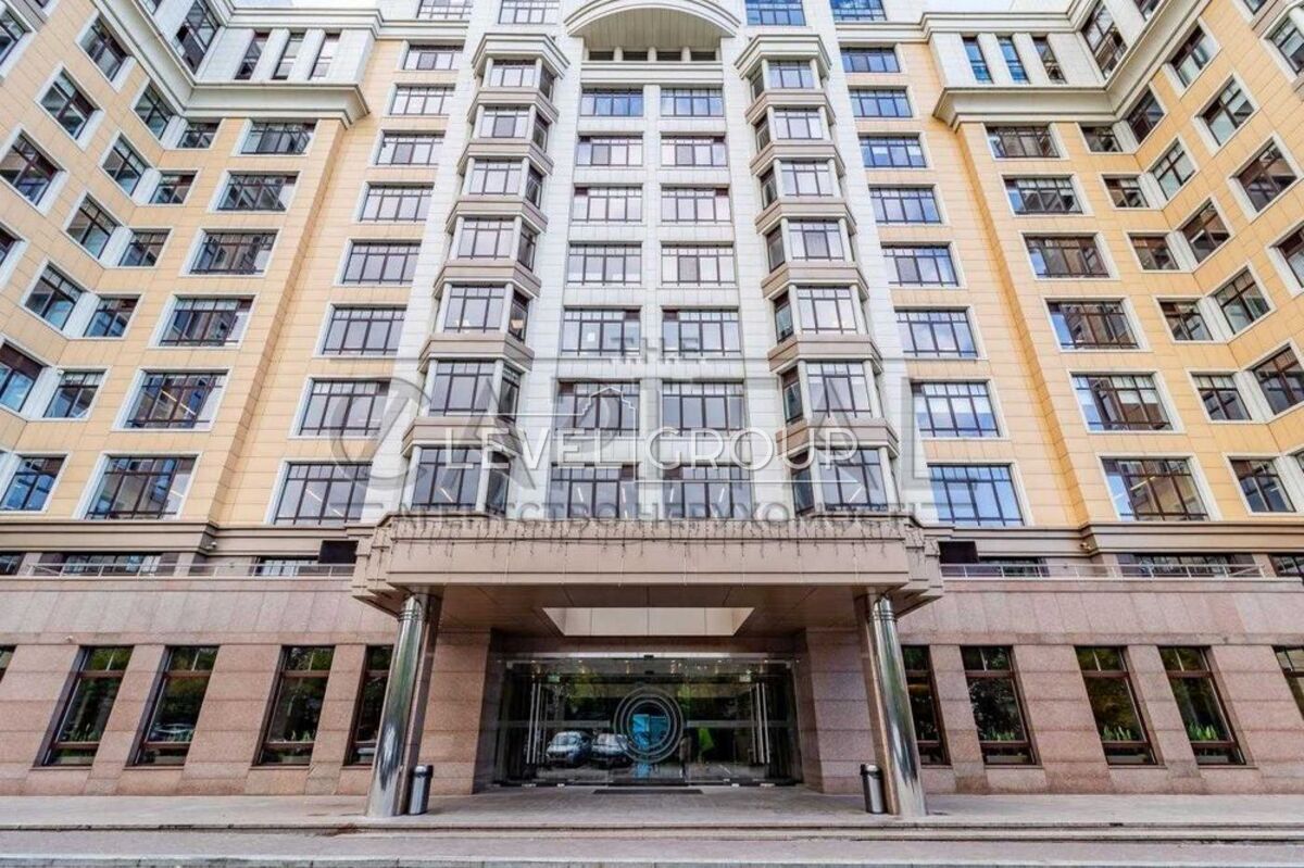 Михайла Грушевського вул., 9