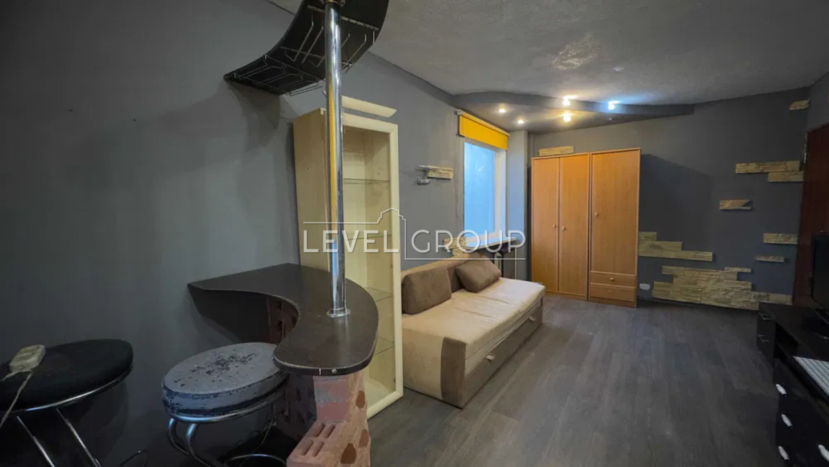 Борщагівська вул., 8