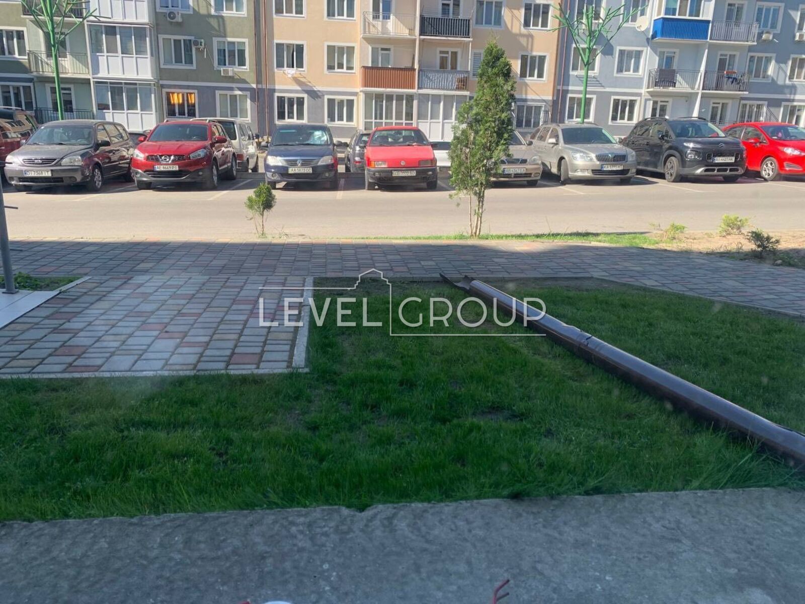 name_en