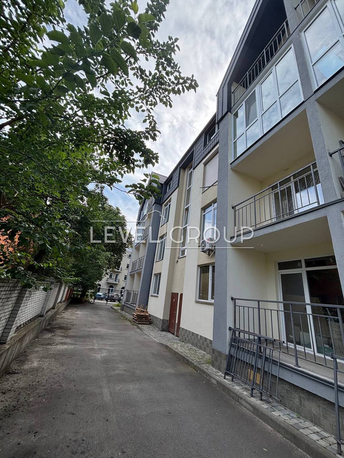 Makiivska St., 17
