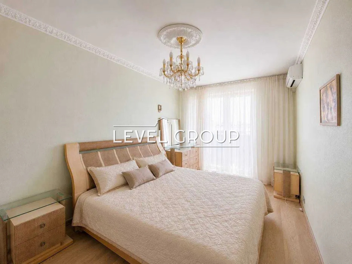 Зої Гайдай вул., 9А