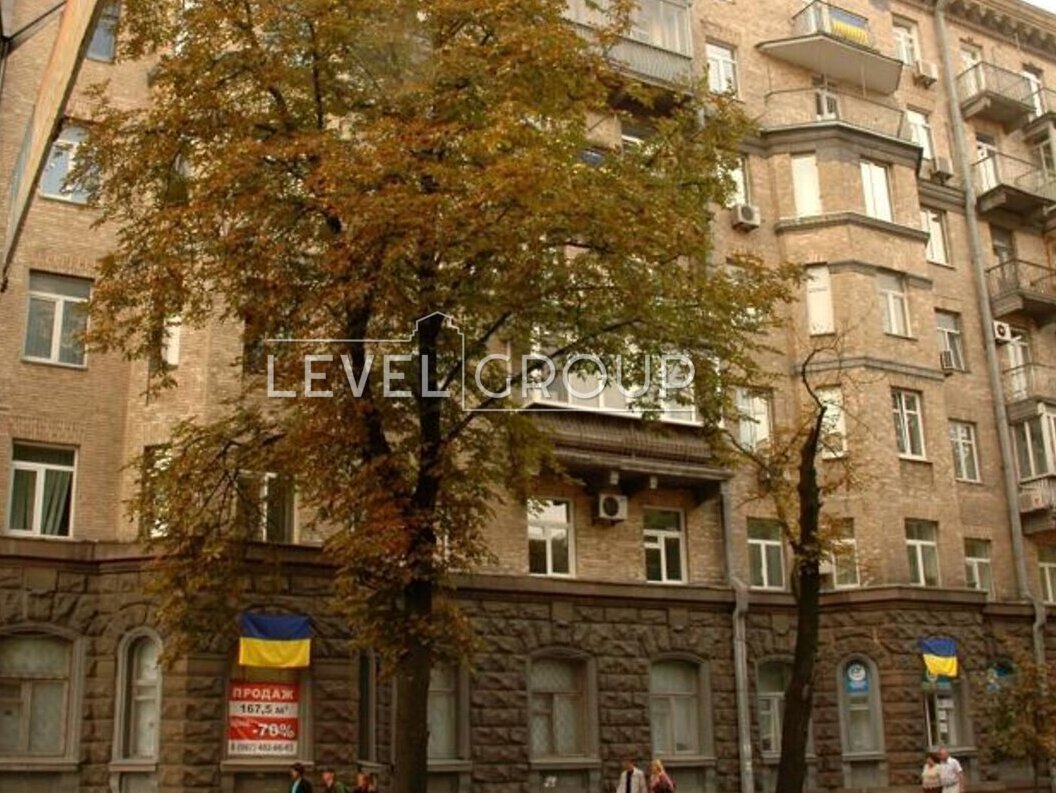 Михайла Грушевського вул., 34/1