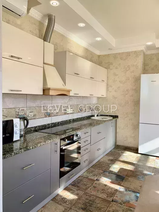 name_en