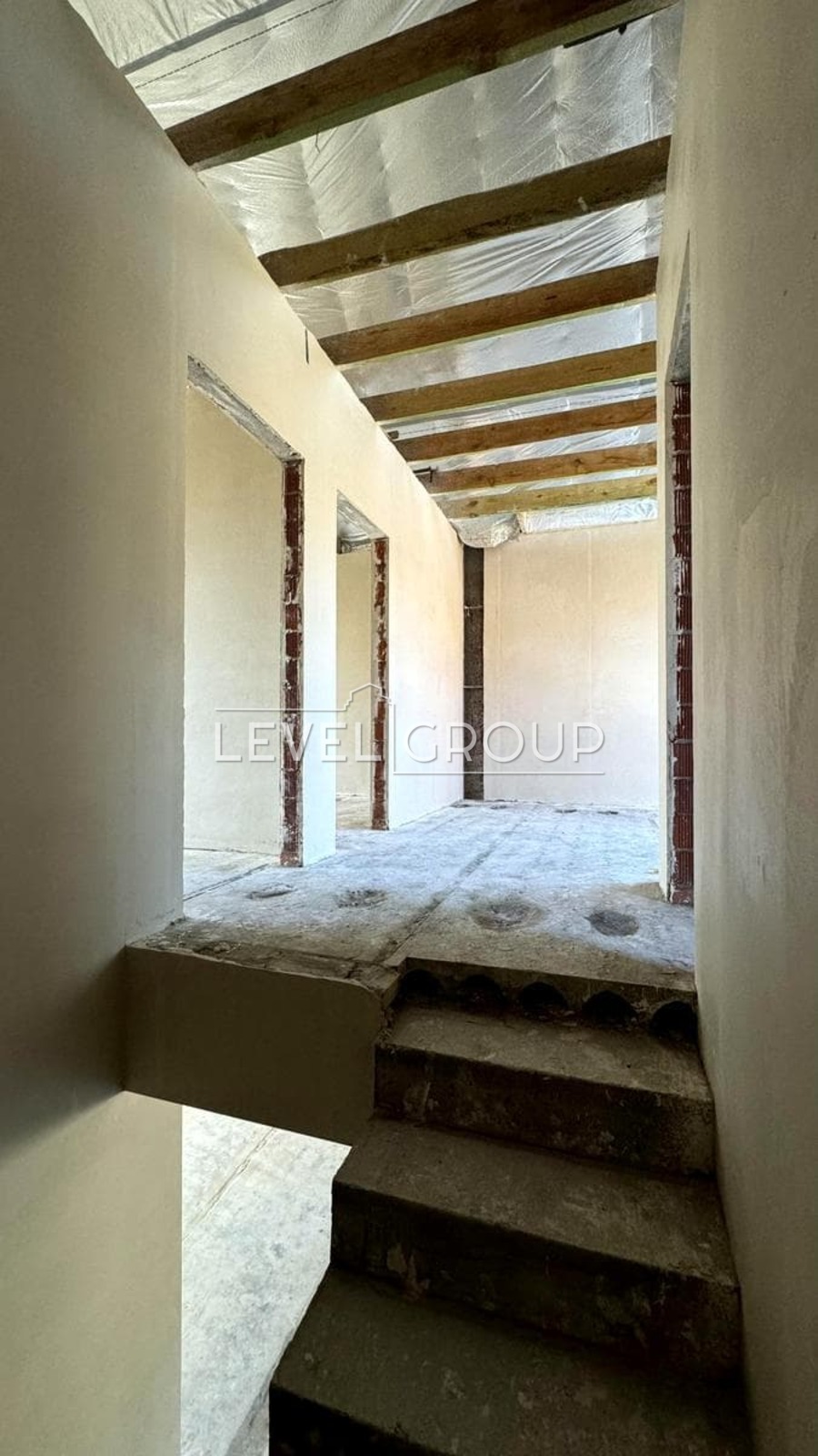 Yevhen Paton St., 15