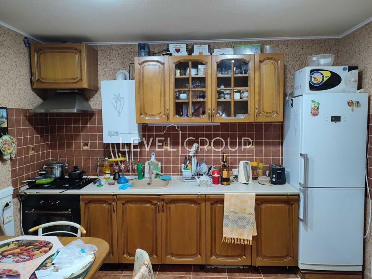 Озерна вул., 146