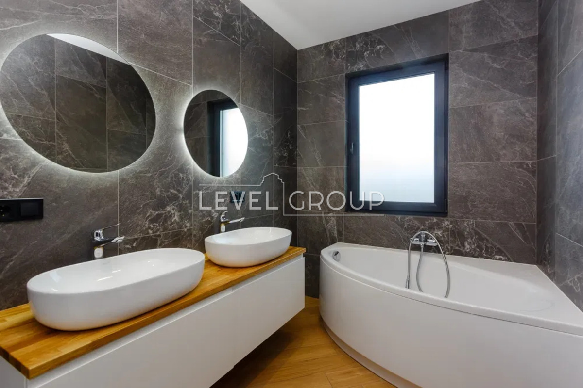 Підгірна вул.