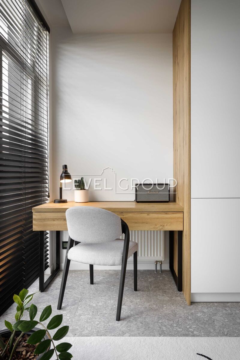 оптимістична, 1