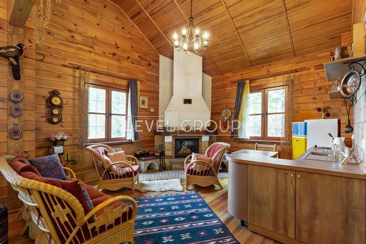 Авгурівська, 125