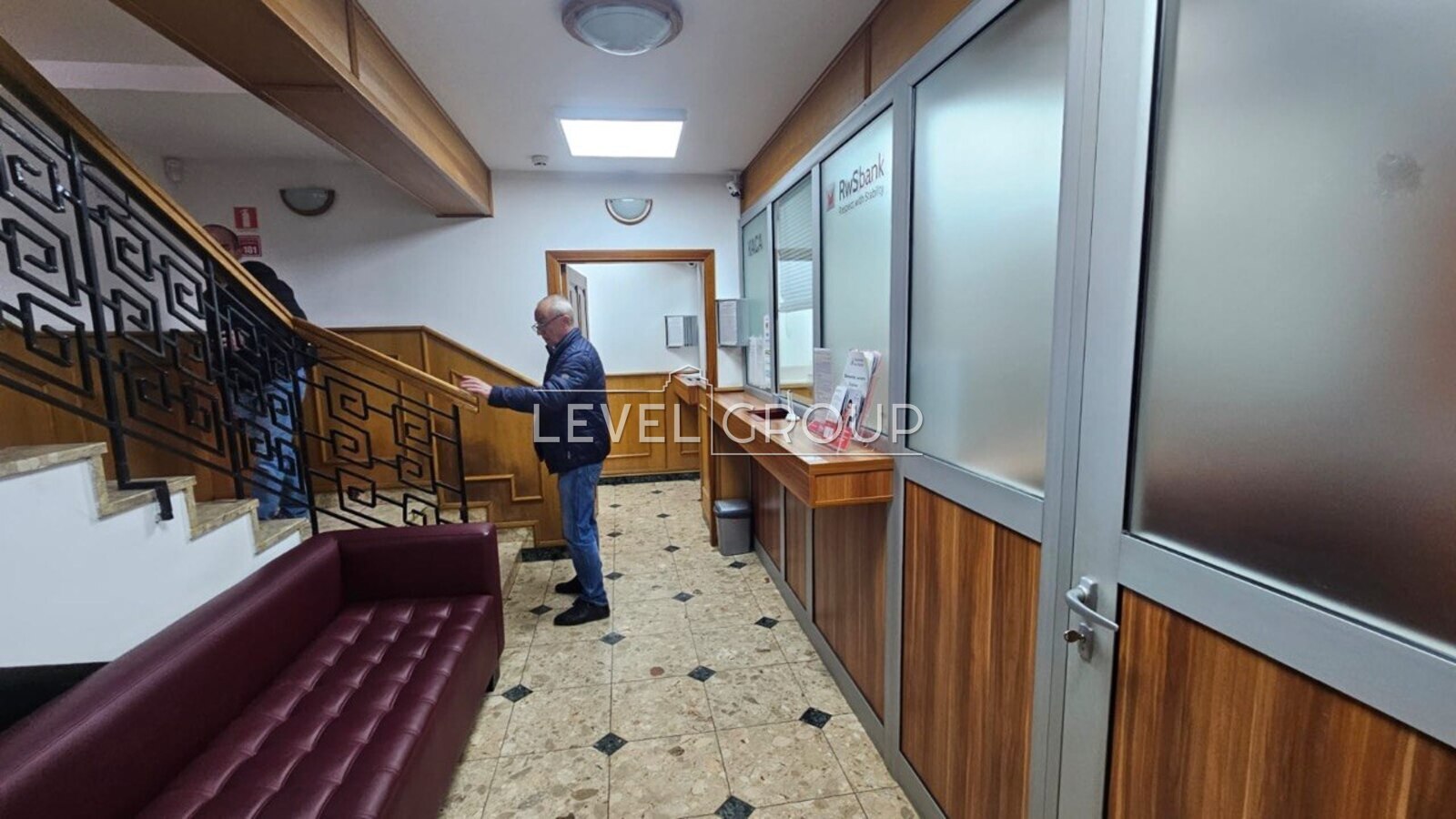 Прорізна вул., 6