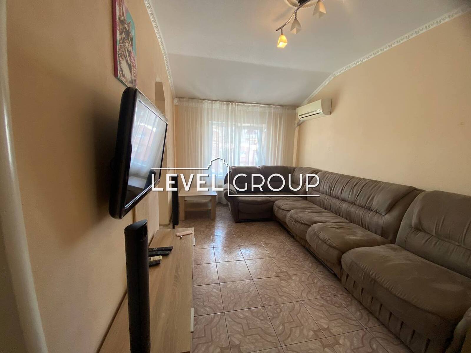 Грушевського, 17