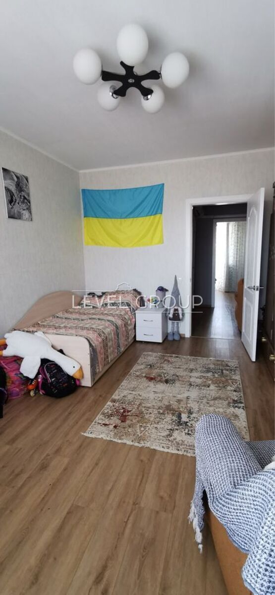 name_en