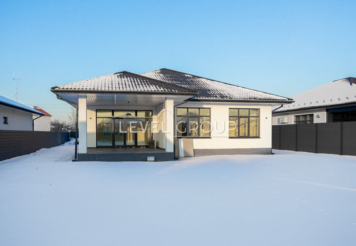 Prydniprovska St. (Zoryana St.)