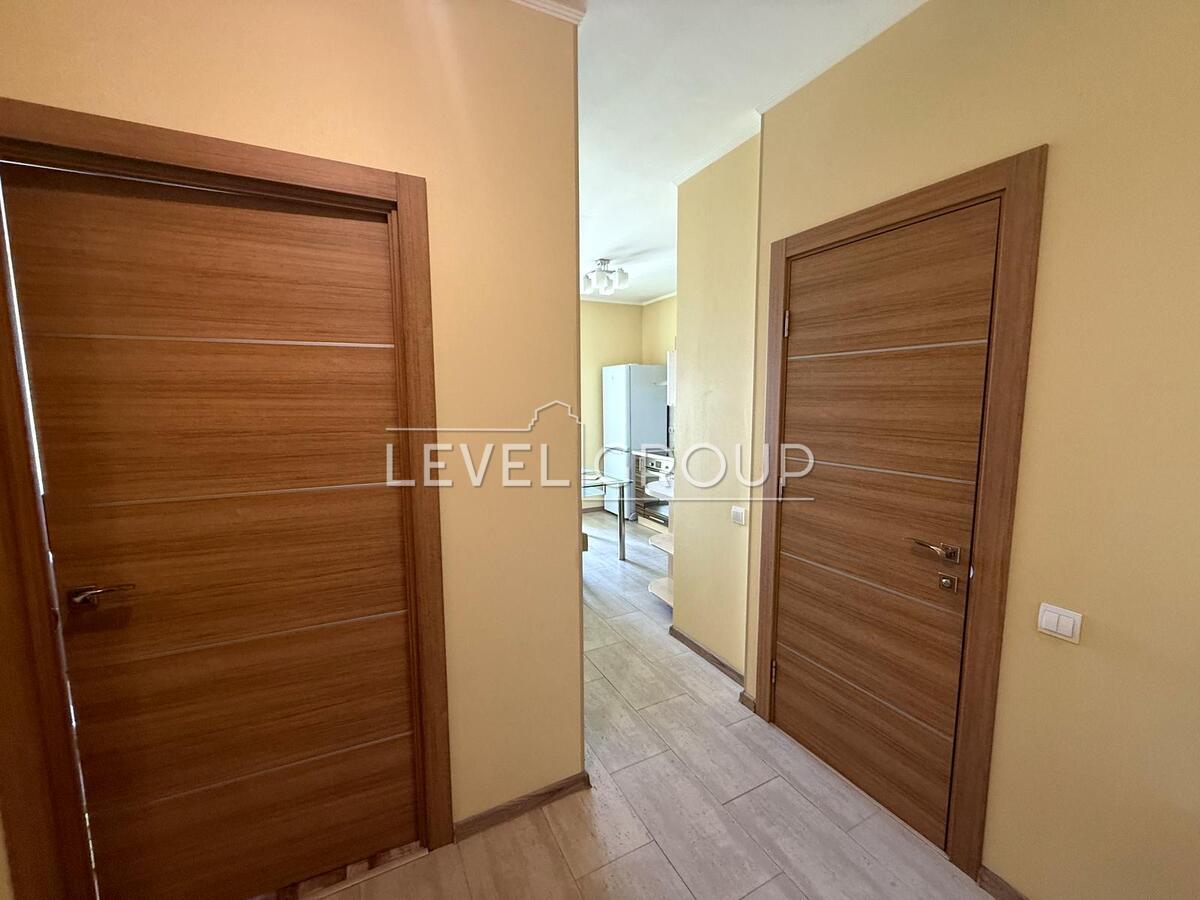 Регенераторна вул., 4