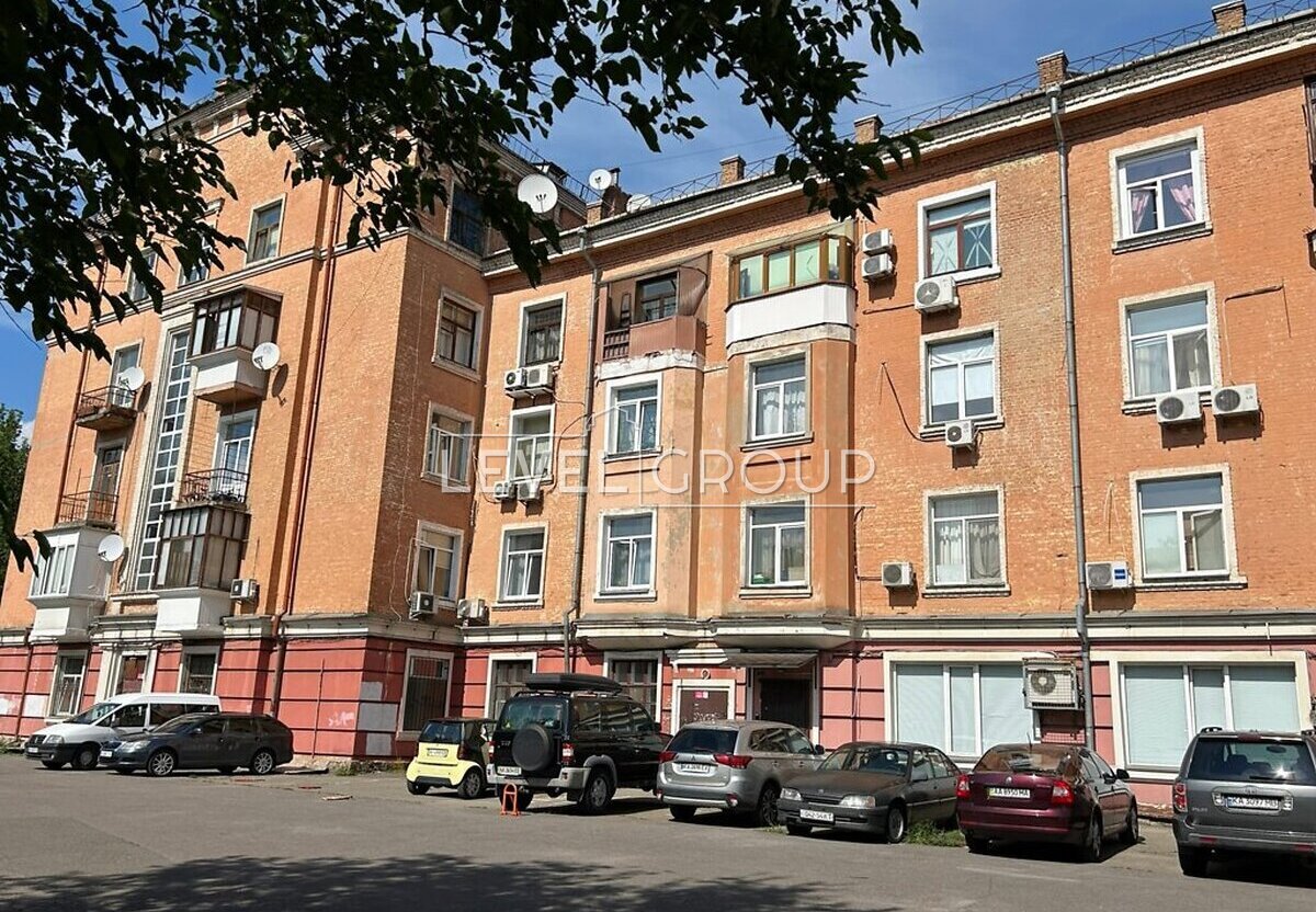 Верховної Ради бульв., 13