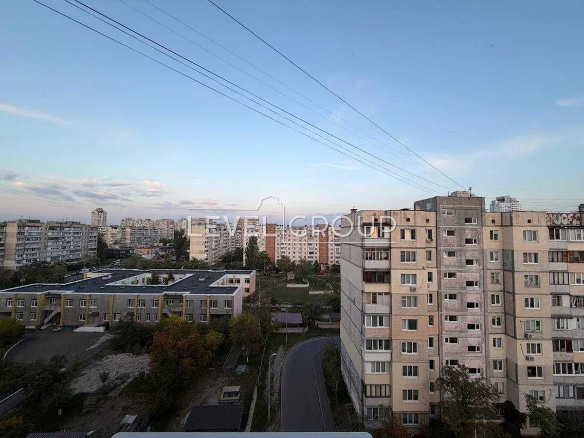 Героїв Дніпра вул., 61