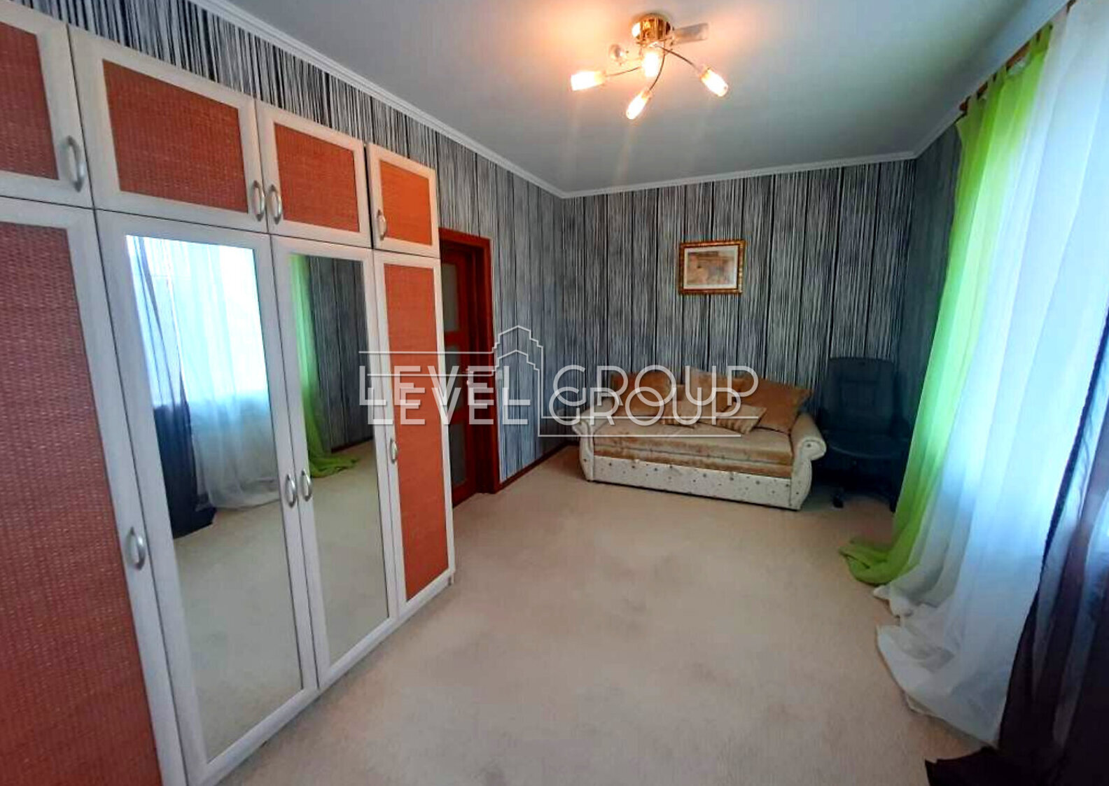 Zoryana St., 1
