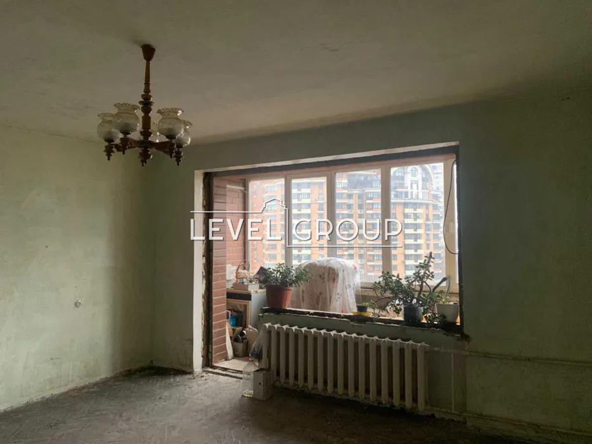 Старонаводницька вул., 8а
