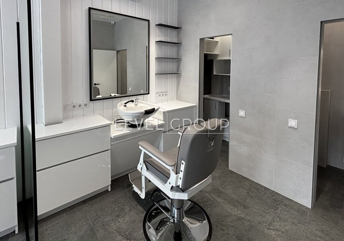 Василя Тютюнника вул. (Анрі Барбюса), 28а