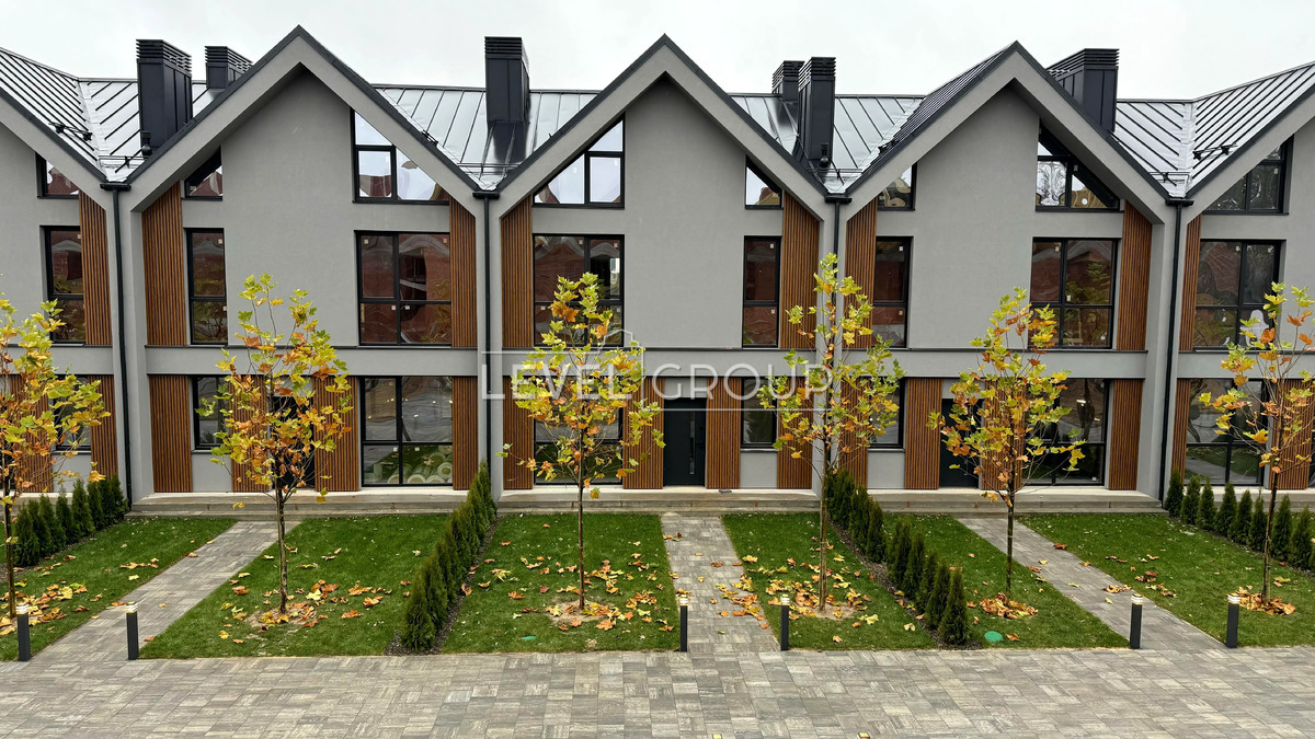 Yevhen Paton St., 15