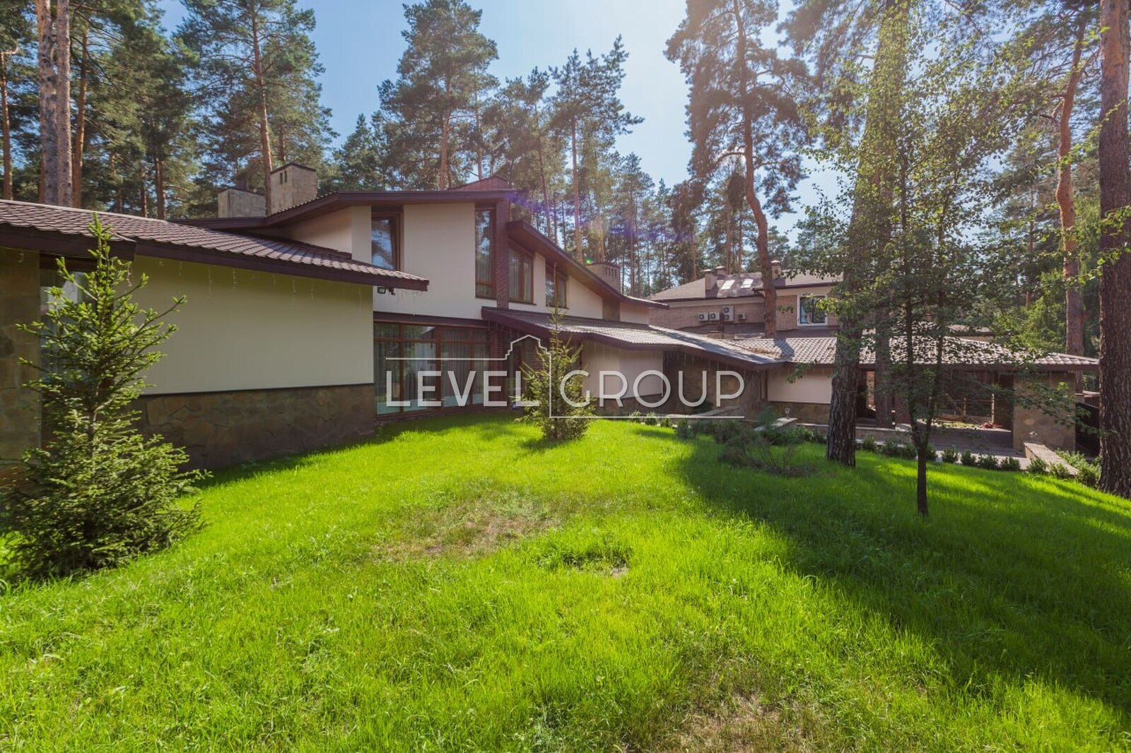 Lisova, 20