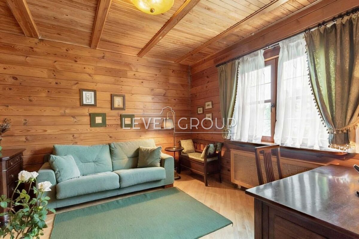 Авгурівська, 125