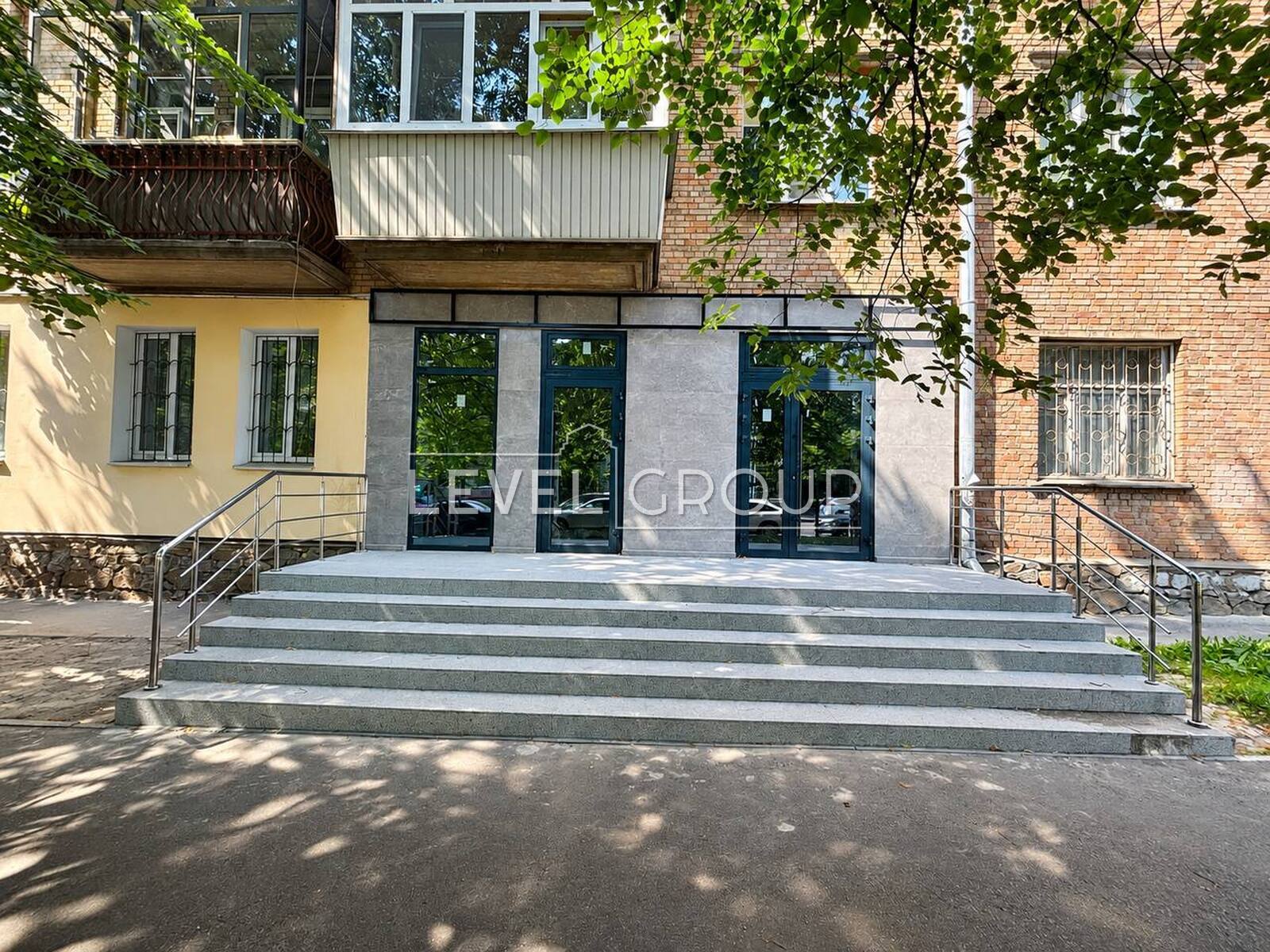 Джона Маккейна вул. (Івана Кудрі), 37