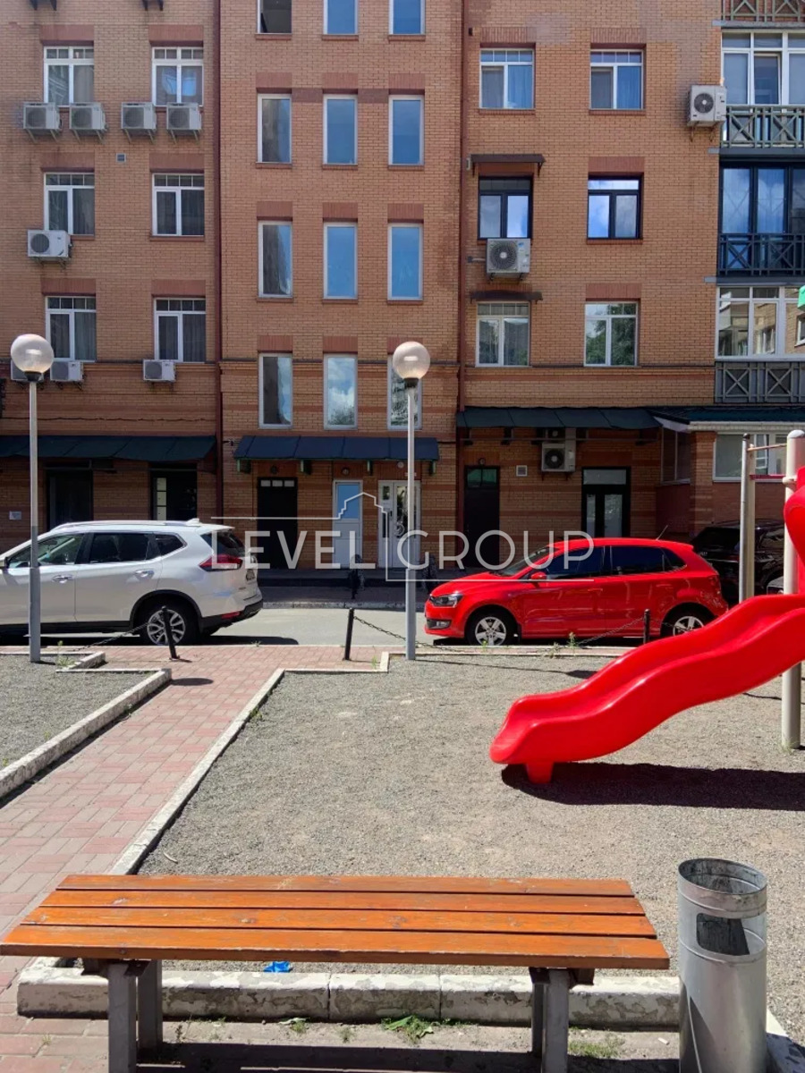 Serhiy Gusovsky St., 15