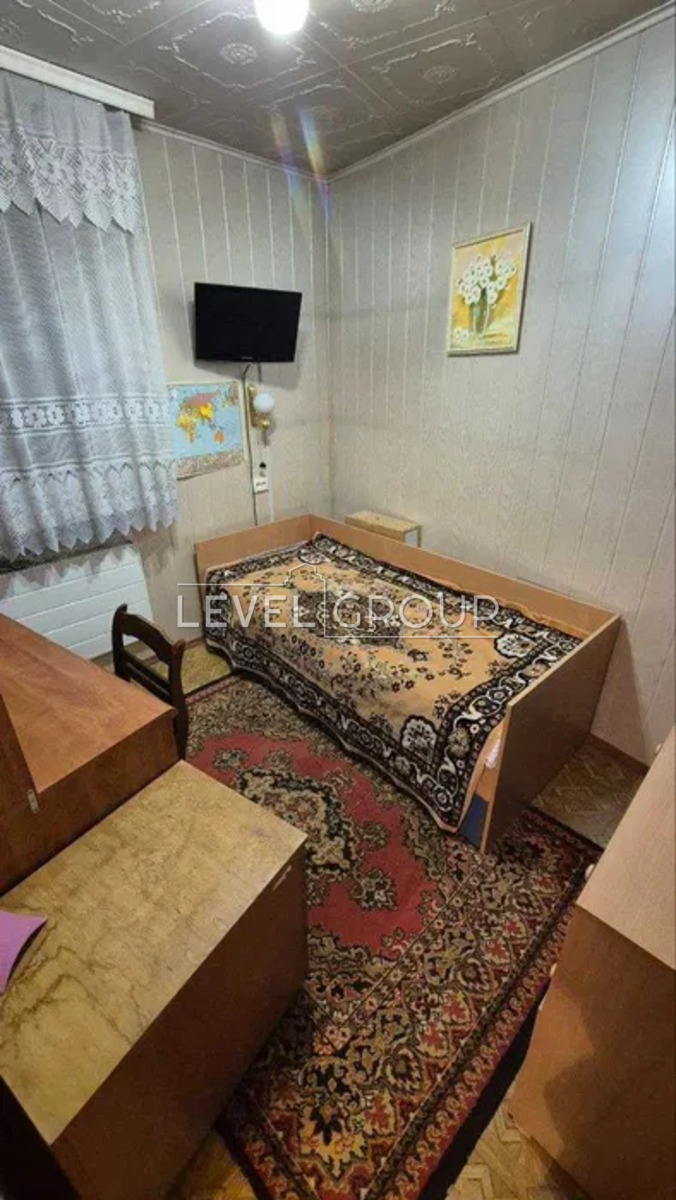 Honore de Balzac St., 75