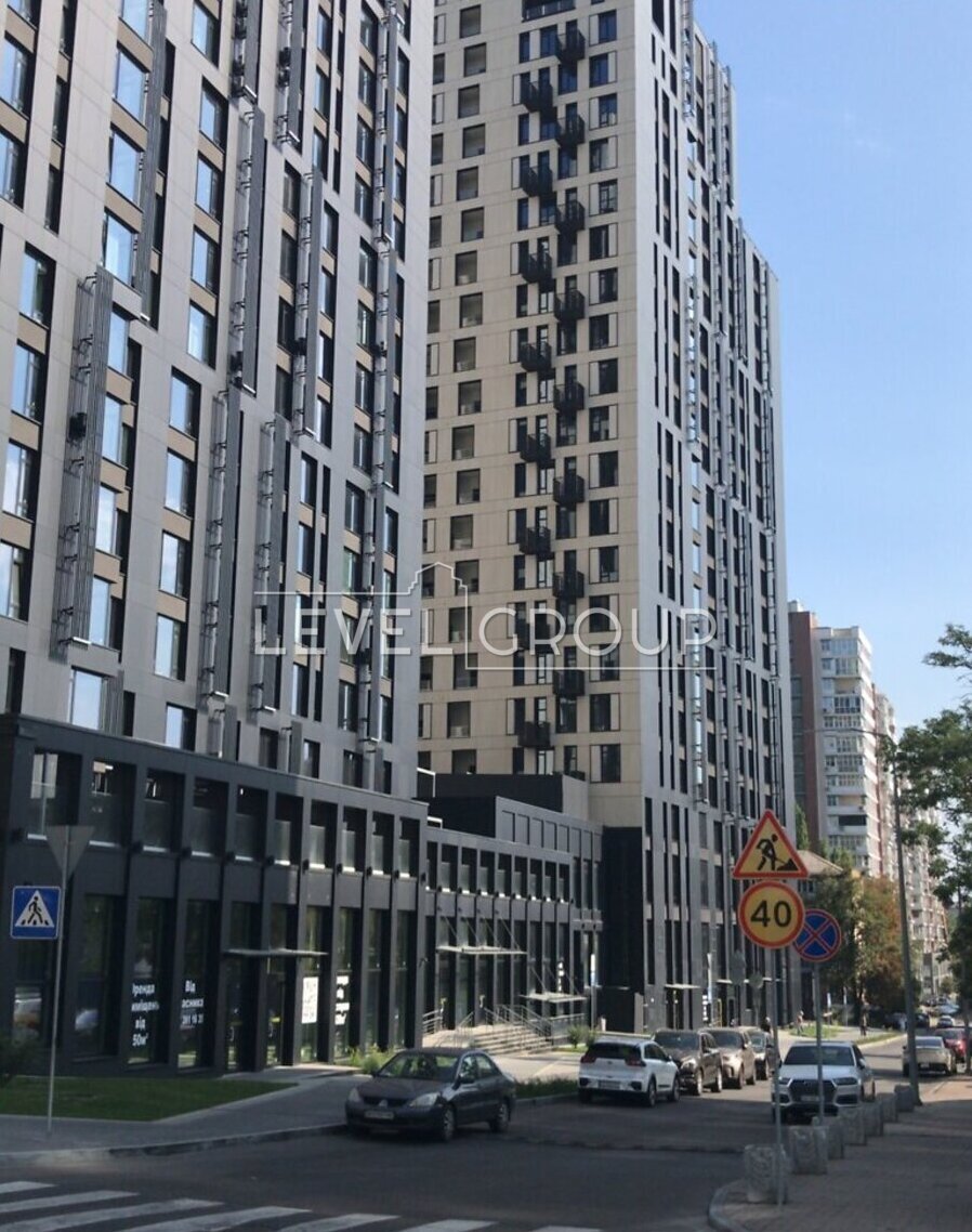 Василя Тютюнника вул. (Анрі Барбюса), 43