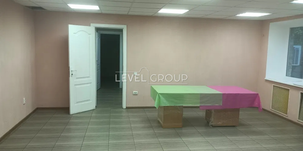 Гната Юри вул., 9