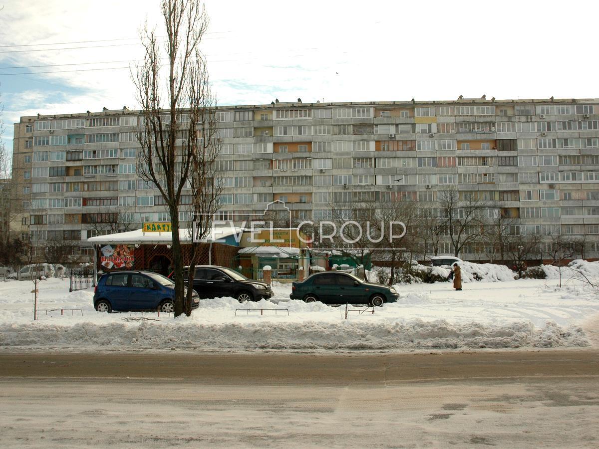 Івана Миколайчука вул. (Серафимовича), 3