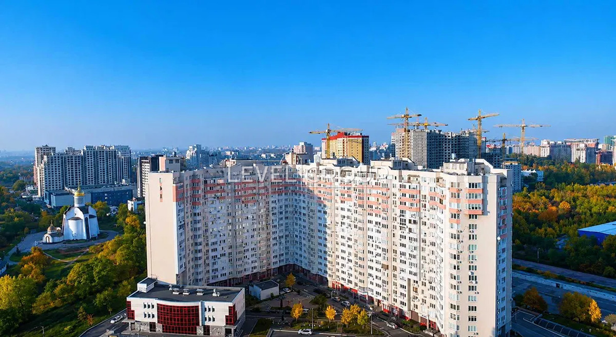 Василя Касіяна вул., 2/1