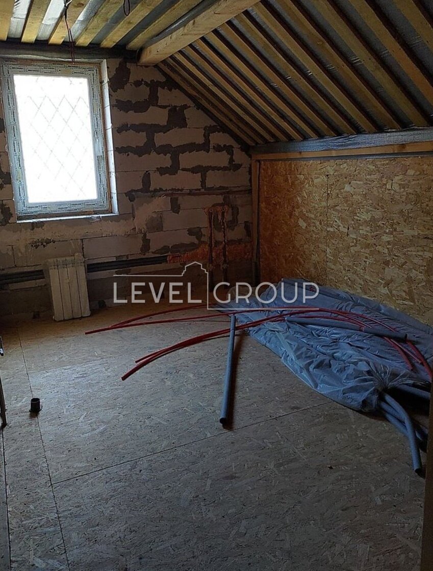 Янтарна вул., 13