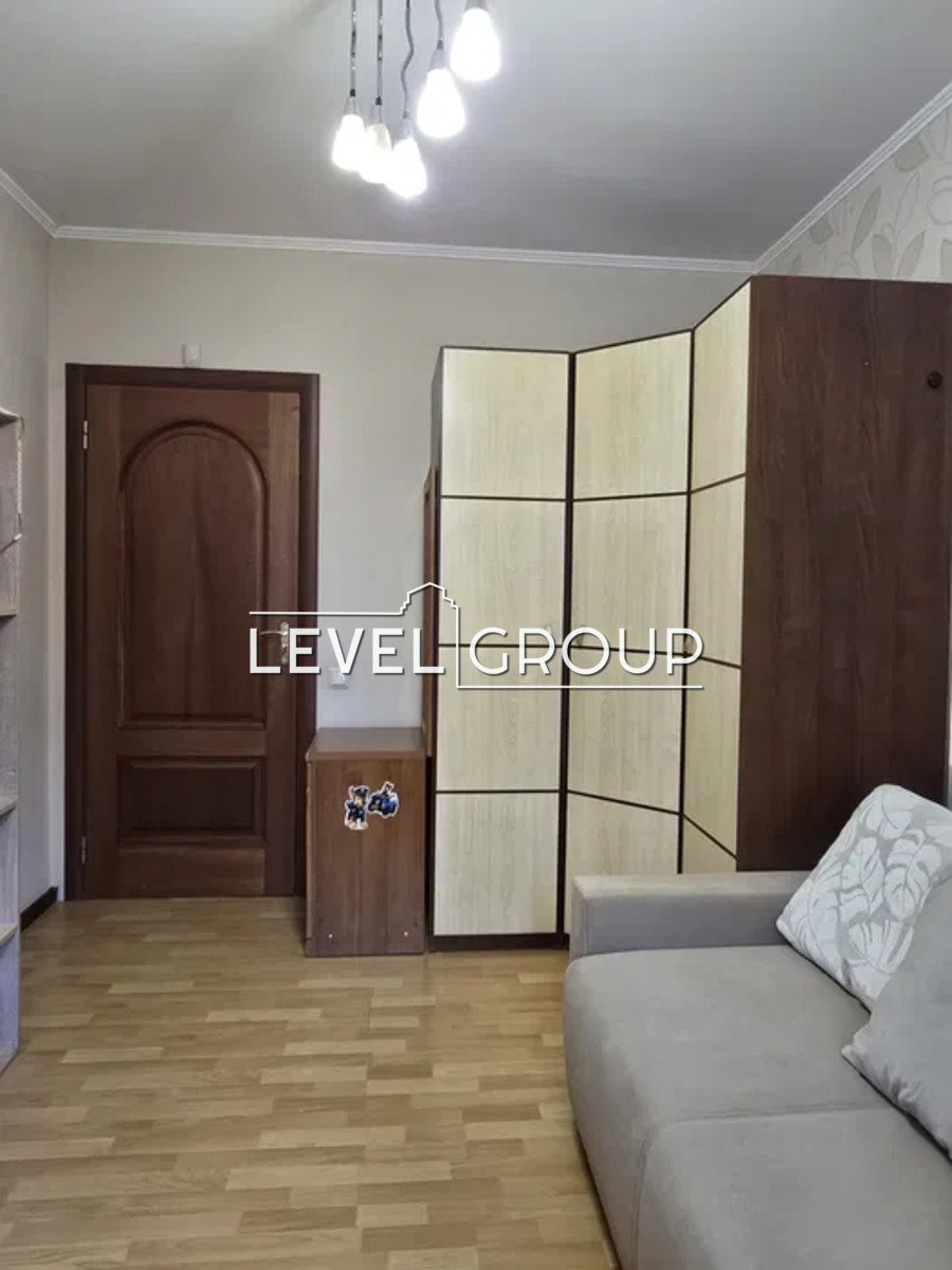 Мостицька вул., 26