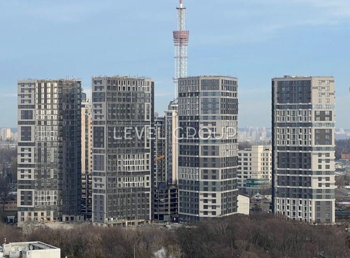 Молдавська вул., 1