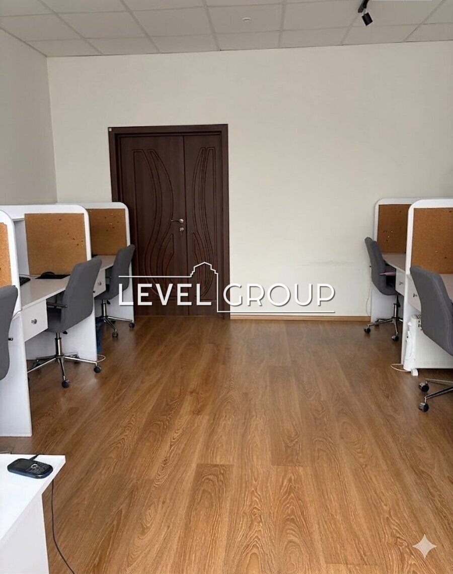 Дніпровська набережна, 14б