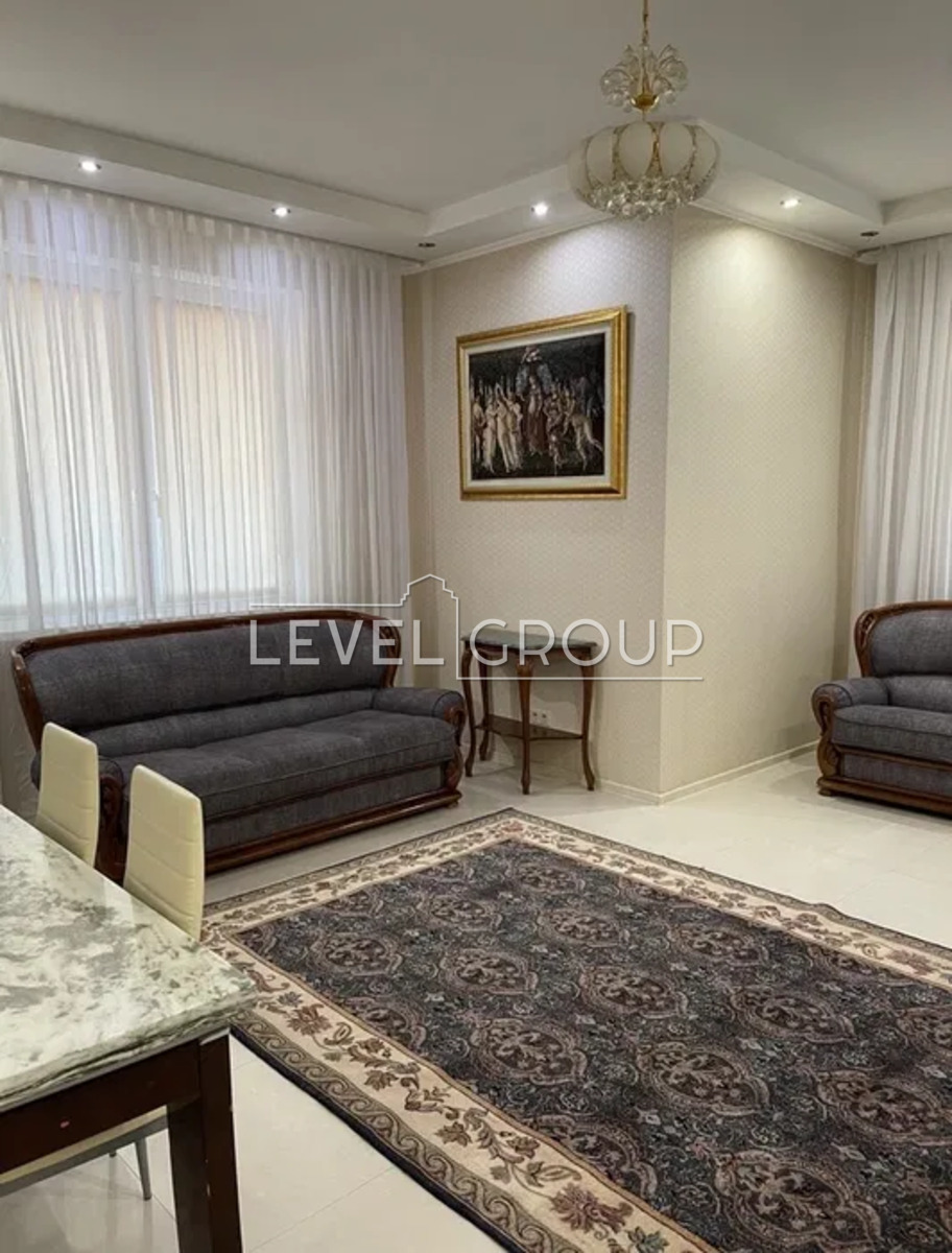 Володимира Івасюка просп. (Героїв Сталінграда), 2г