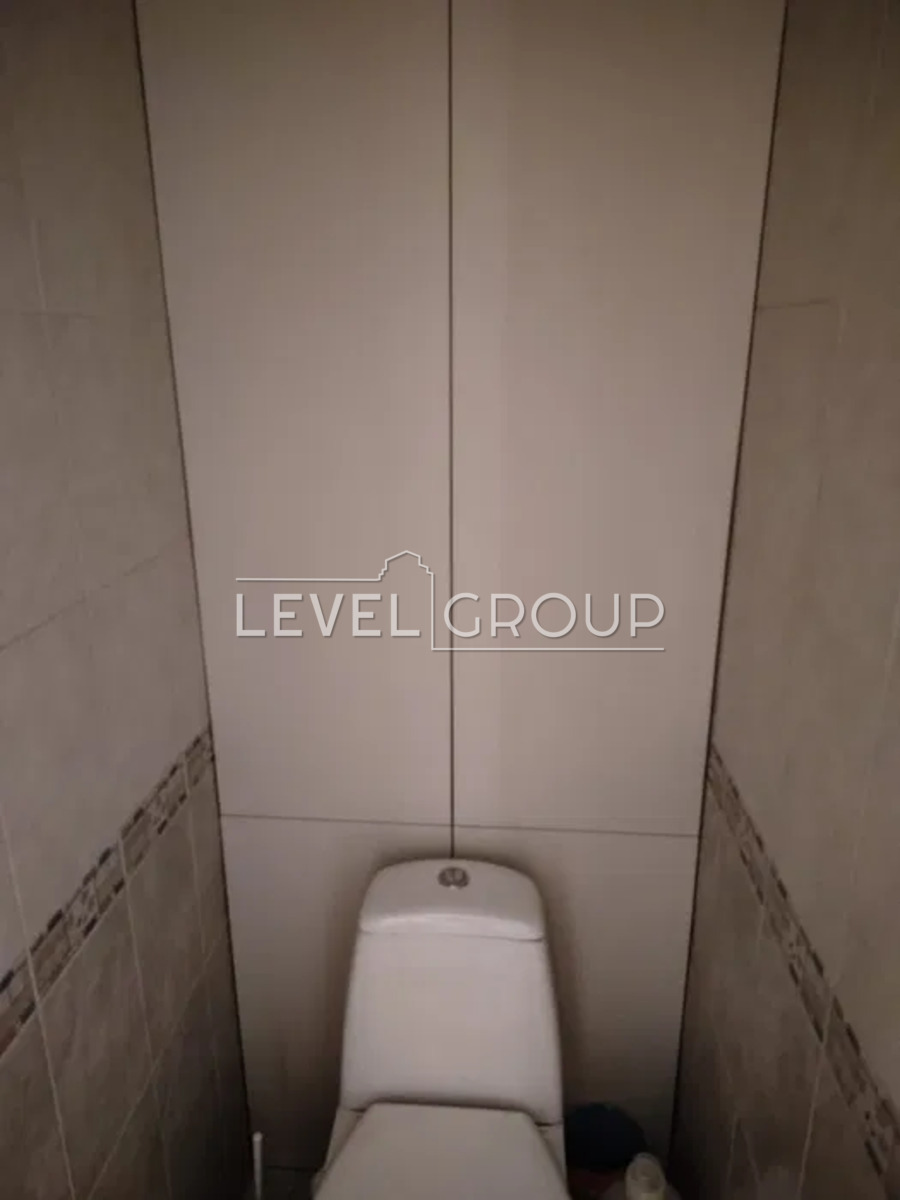 Амвросія Бучми вул., 7