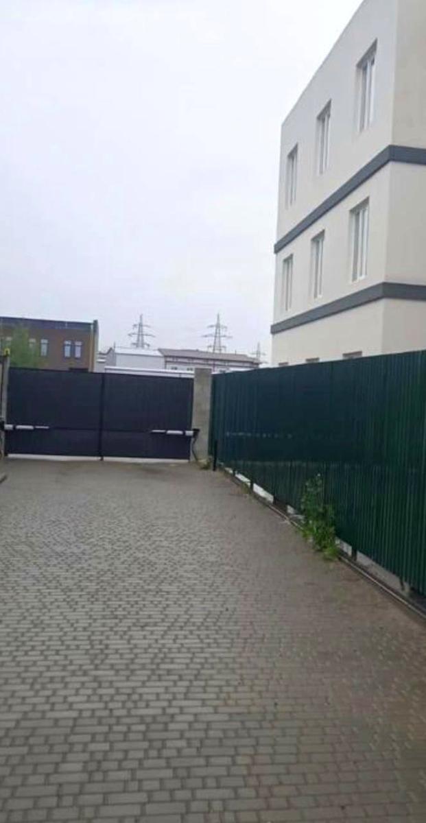 Київська, 1/8