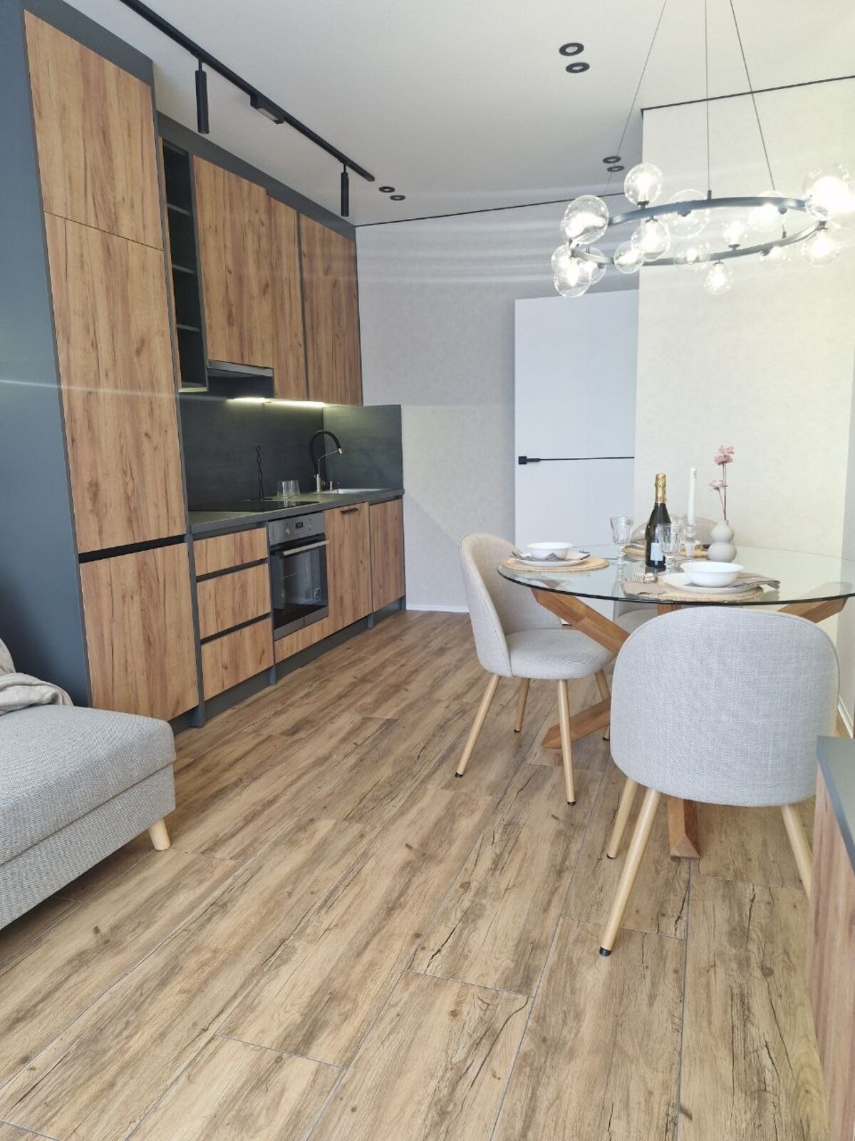 Oleksandra Olesia St., 17a