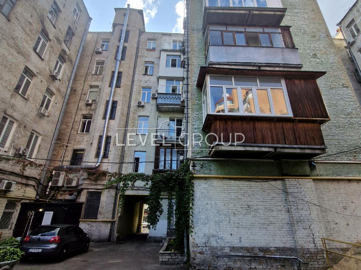 Velyka Vasylkivska St. (Chervonoarmiyska), 47