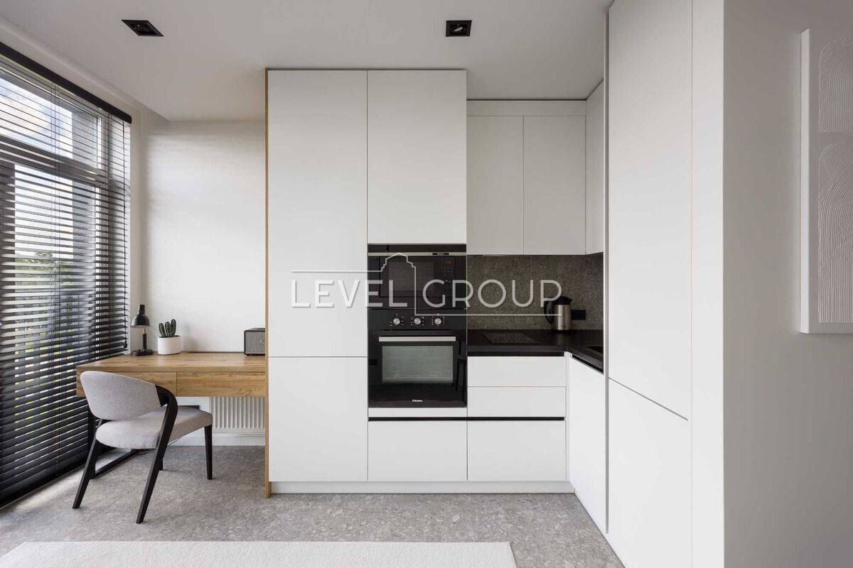 оптимістична, 1