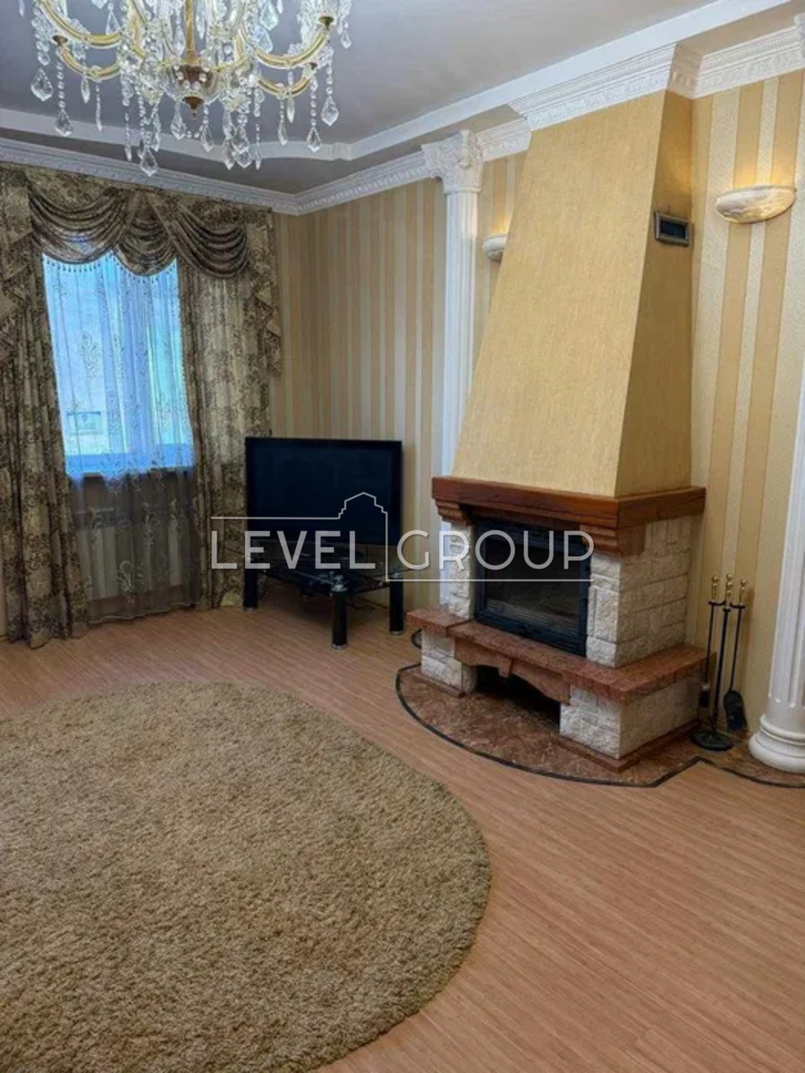 Центральна, 24