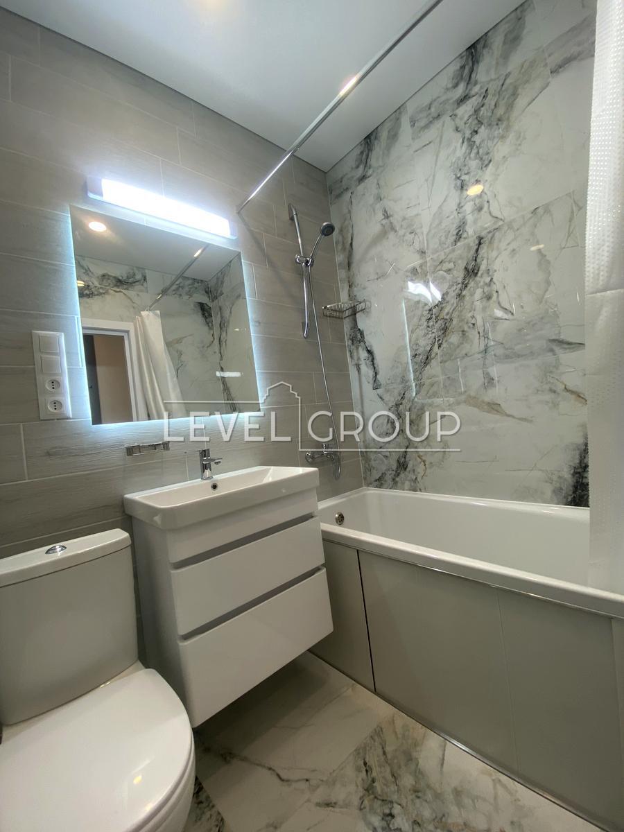 Повітряних Сил просп. (Повітрофлотський), 56