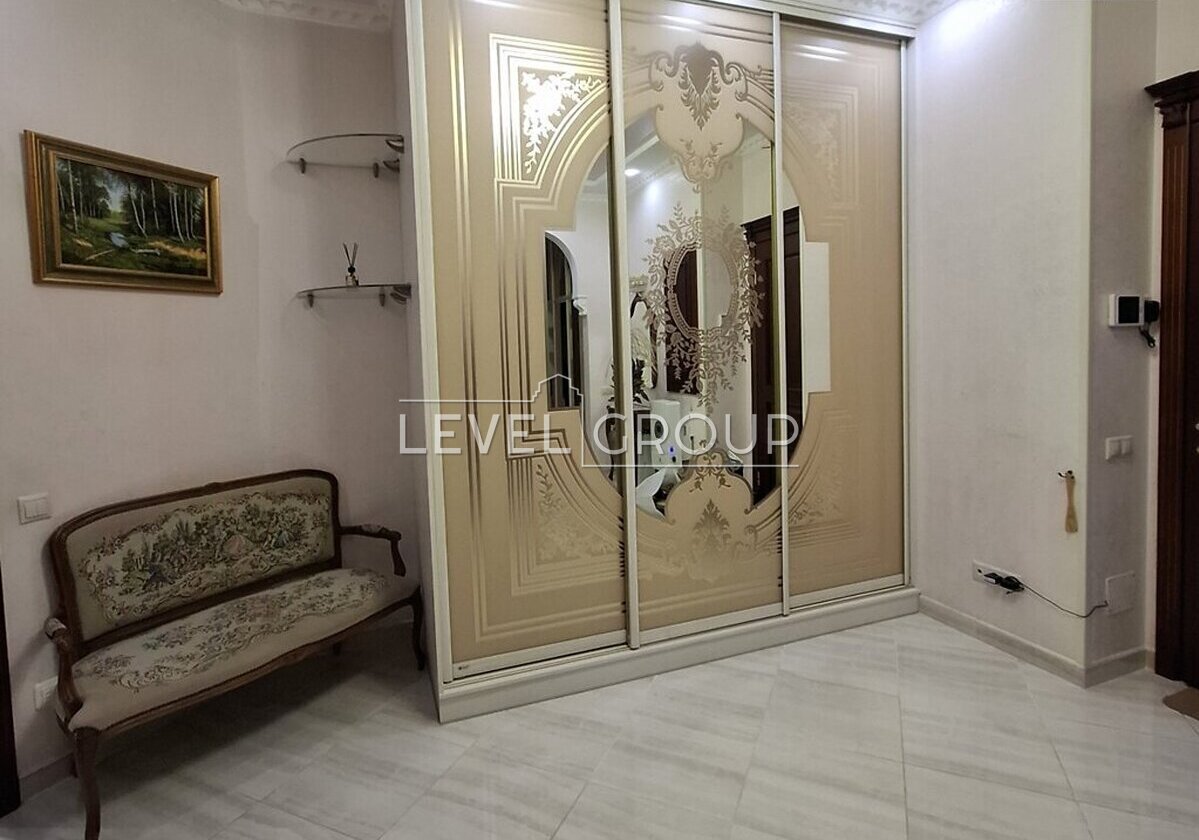Yevhen Konovalets St. (Shchorsa), 44A