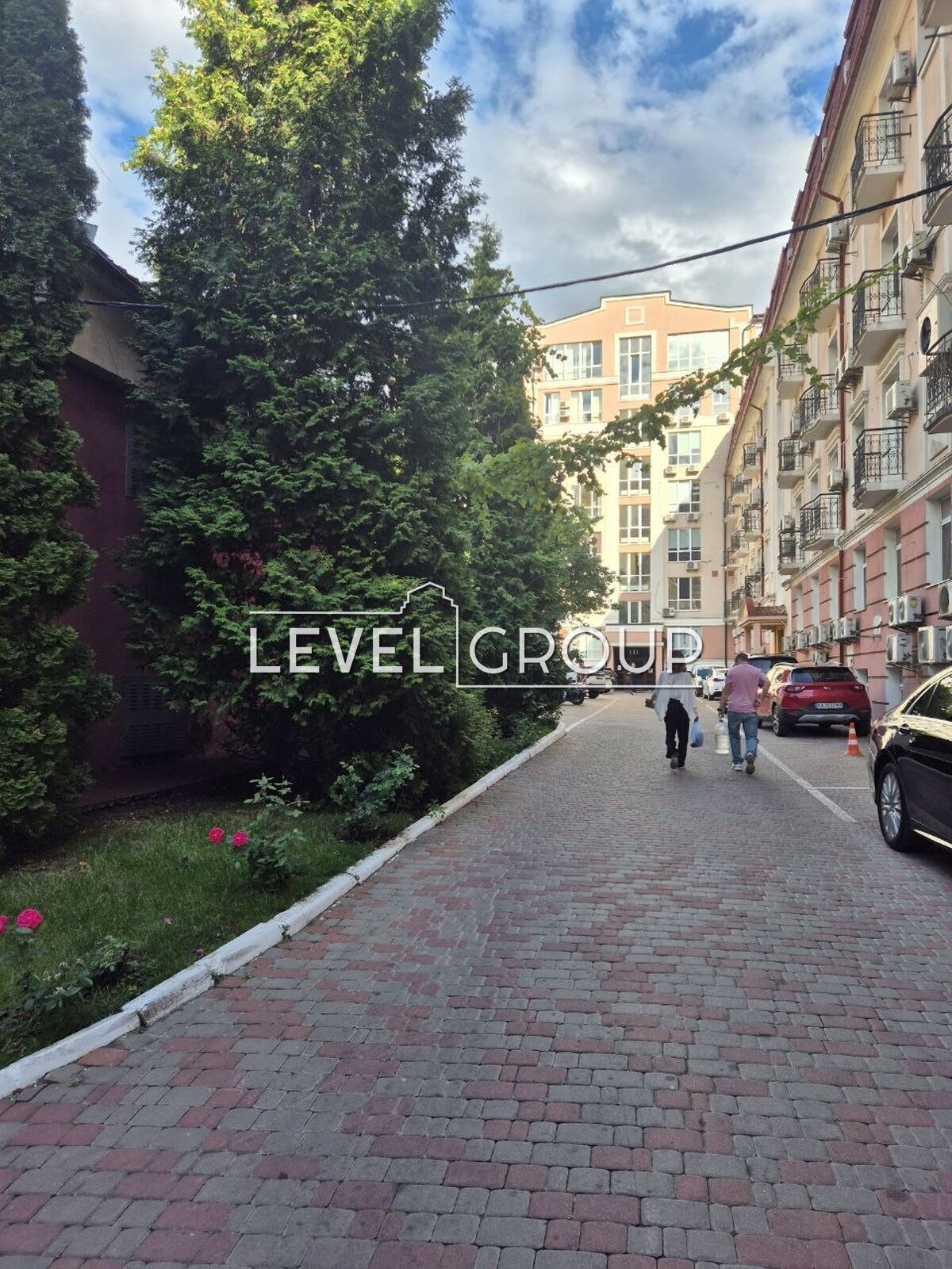 Hlybochytska St., 40p.