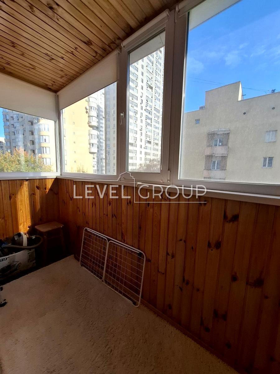 Valery Lobanovsky Ave. (Chervonozoryany), 15/7
