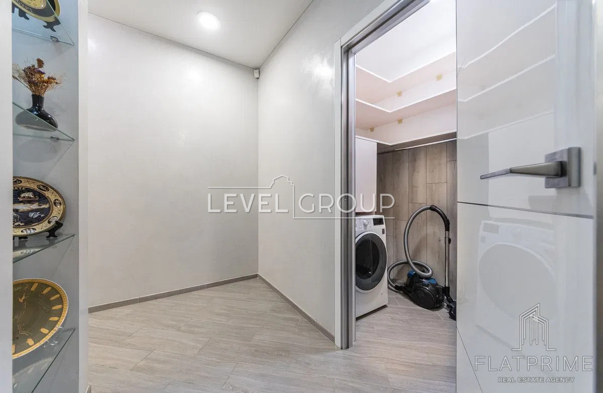 Andriy Abolmasov St. (Panelna), 4a