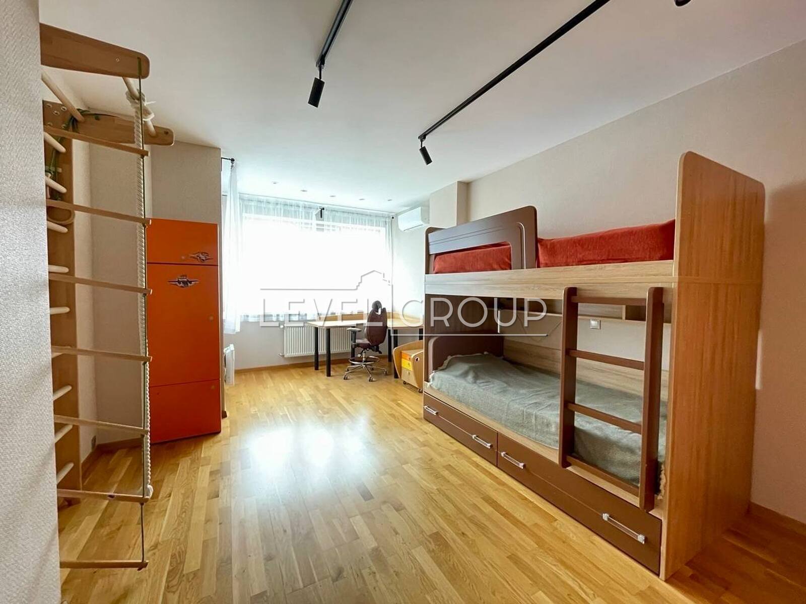 Yuriy Shumsky St., 1B