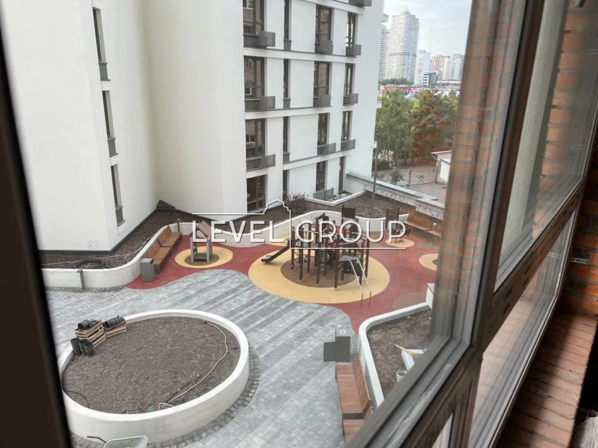Drahomanova St., 31a
